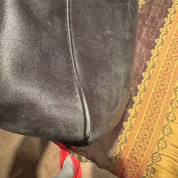 Well worn vintage coach black smooth leather Hampton tote - Picture 8 of 9